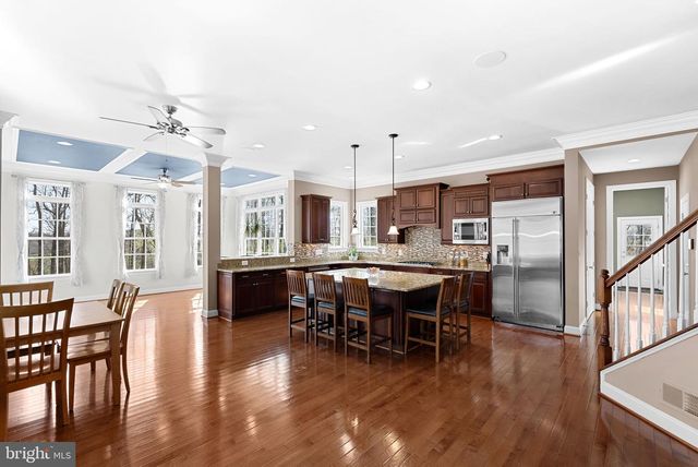 15806 WATERFORD CREEK CIR, Hamilton, VA 20158
