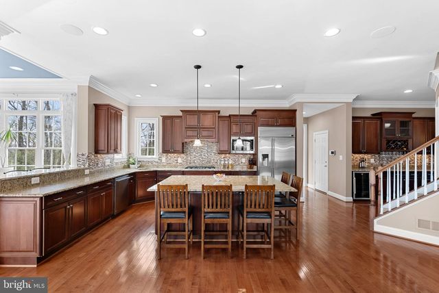 15806 WATERFORD CREEK CIR, Hamilton, VA 20158