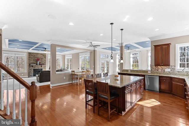 15806 WATERFORD CREEK CIR, Hamilton, VA 20158