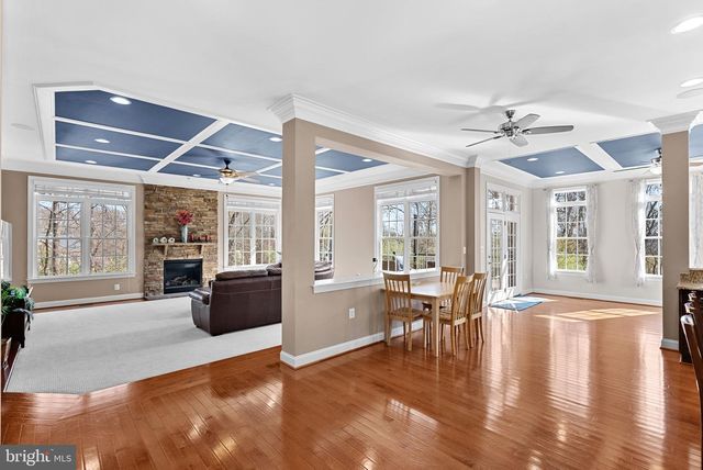15806 WATERFORD CREEK CIR, Hamilton, VA 20158