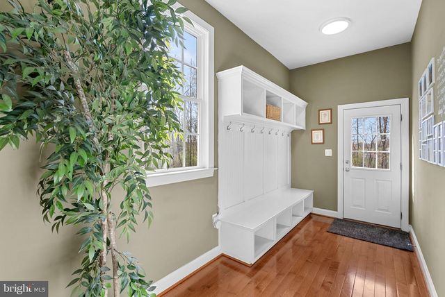 15806 WATERFORD CREEK CIR, Hamilton, VA 20158