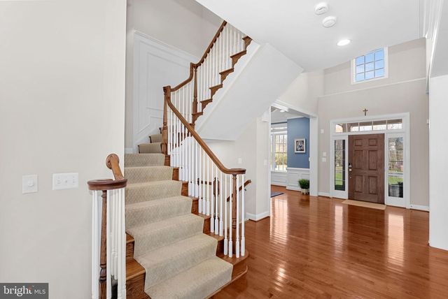 15806 WATERFORD CREEK CIR, Hamilton, VA 20158