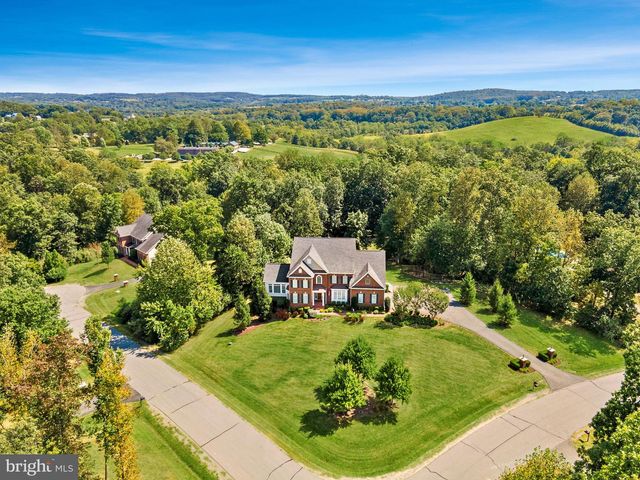 15806 WATERFORD CREEK CIR, Hamilton, VA 20158