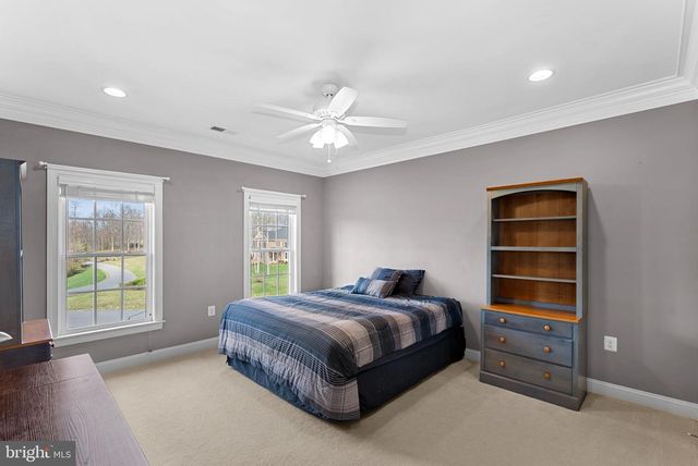 15806 WATERFORD CREEK CIR, Hamilton, VA 20158