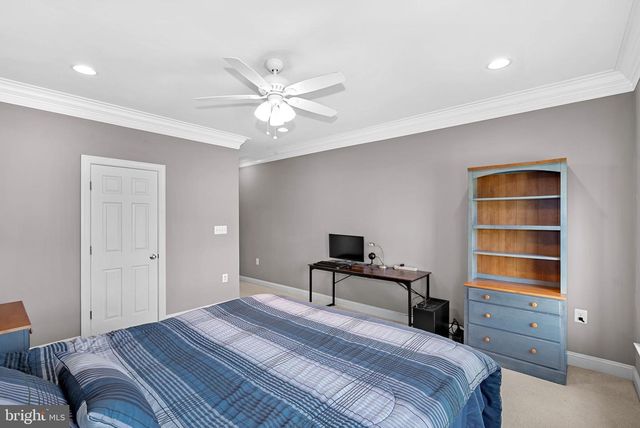 15806 WATERFORD CREEK CIR, Hamilton, VA 20158