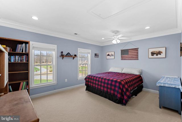 15806 WATERFORD CREEK CIR, Hamilton, VA 20158