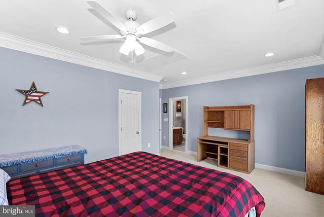 15806 WATERFORD CREEK CIR, Hamilton, VA 20158