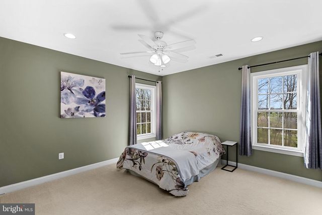 15806 WATERFORD CREEK CIR, Hamilton, VA 20158