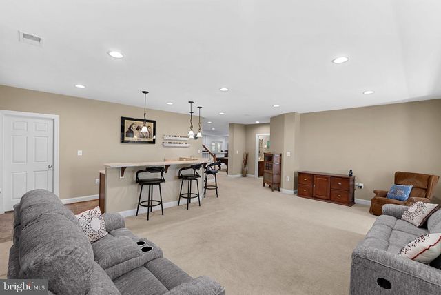 15806 WATERFORD CREEK CIR, Hamilton, VA 20158
