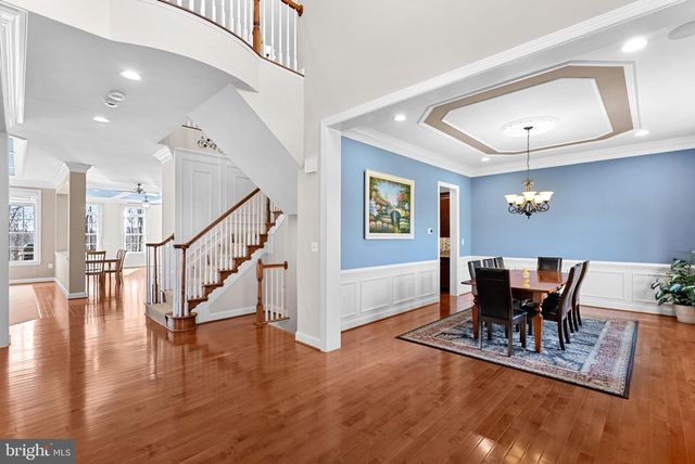 15806 WATERFORD CREEK CIR, Hamilton, VA 20158