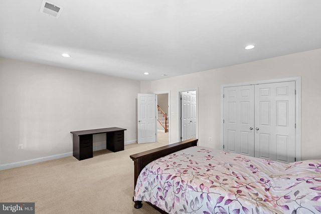 15806 WATERFORD CREEK CIR, Hamilton, VA 20158