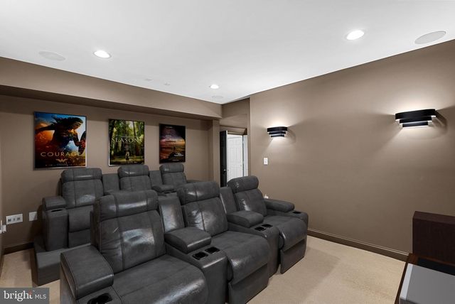 15806 WATERFORD CREEK CIR, Hamilton, VA 20158