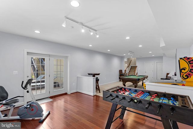 15806 WATERFORD CREEK CIR, Hamilton, VA 20158