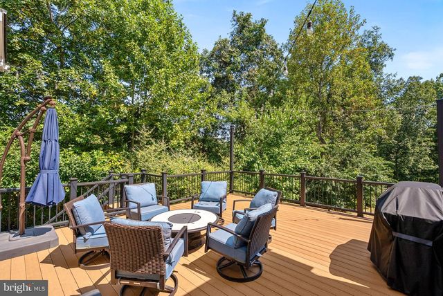 15806 WATERFORD CREEK CIR, Hamilton, VA 20158