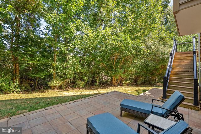 15806 WATERFORD CREEK CIR, Hamilton, VA 20158