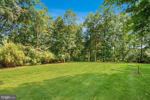 15806 WATERFORD CREEK CIR, Hamilton, VA 20158