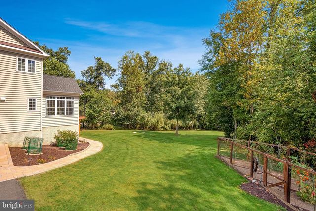 15806 WATERFORD CREEK CIR, Hamilton, VA 20158