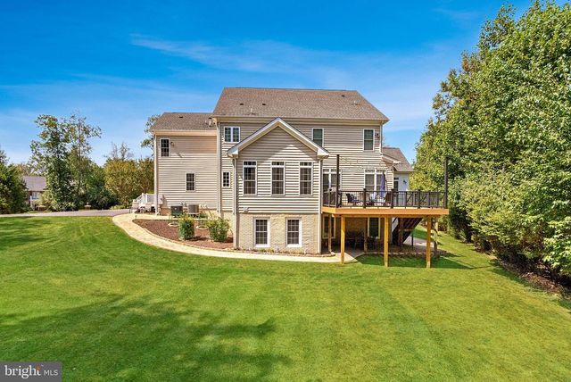 15806 WATERFORD CREEK CIR, Hamilton, VA 20158