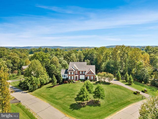 15806 WATERFORD CREEK CIR, Hamilton, VA 20158