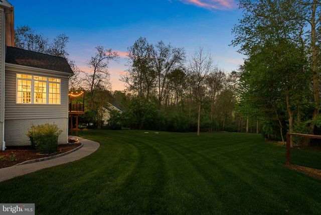15806 WATERFORD CREEK CIR, Hamilton, VA 20158