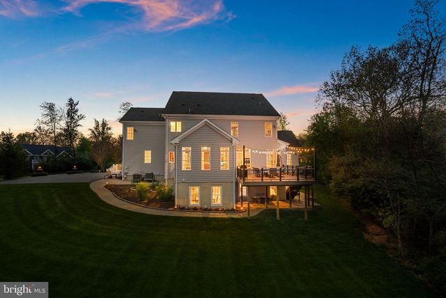 15806 WATERFORD CREEK CIR, Hamilton, VA 20158
