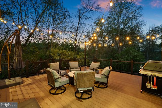 15806 WATERFORD CREEK CIR, Hamilton, VA 20158