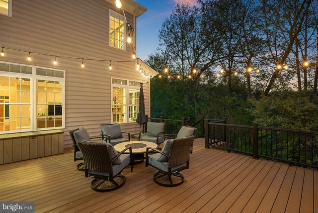 15806 WATERFORD CREEK CIR, Hamilton, VA 20158