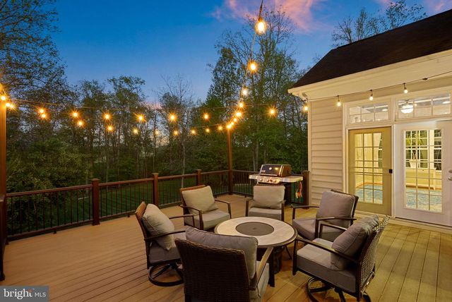 15806 WATERFORD CREEK CIR, Hamilton, VA 20158