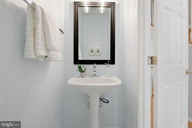 13928 GOTHIC DR, Centreville, VA 20121