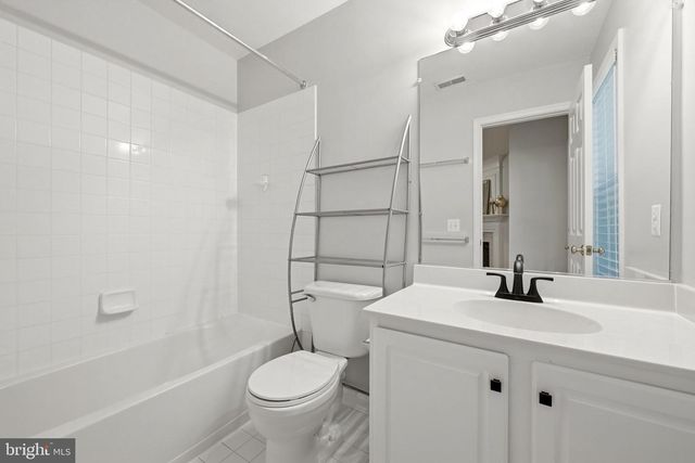 13928 GOTHIC DR, Centreville, VA 20121