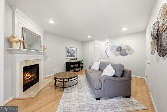 13928 GOTHIC DR, Centreville, VA 20121