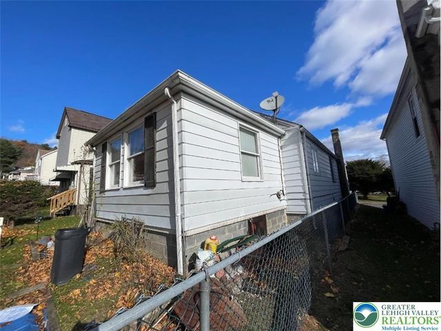 814 Charles Street, Luzerne, PA 18709