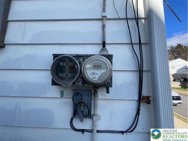 814 Charles Street, Luzerne, PA 18709