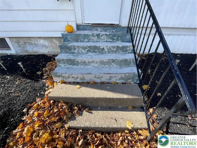 814 Charles Street, Luzerne, PA 18709