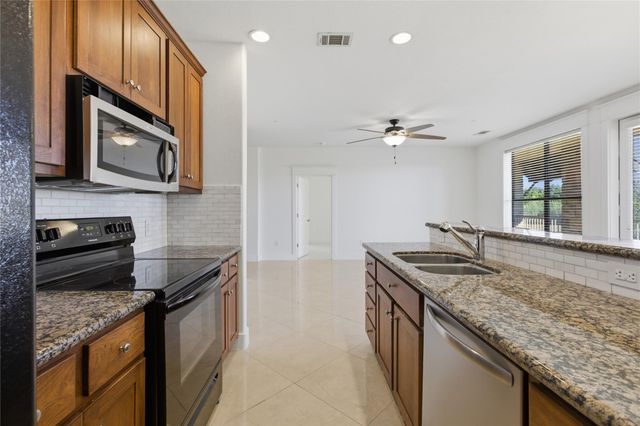 17700 Edgewood WAY 101, Jonestown, TX 78645