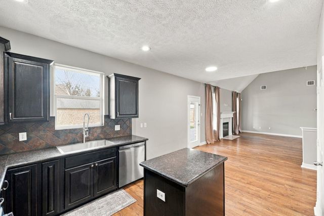 13911 Martinique Lane, Mont Belvieu, TX 77523