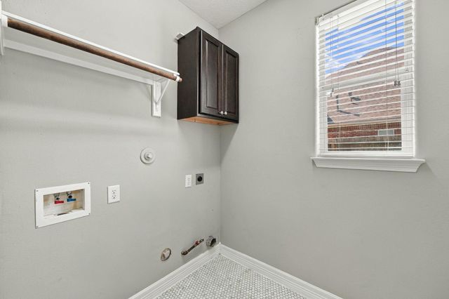 13911 Martinique Lane, Mont Belvieu, TX 77523