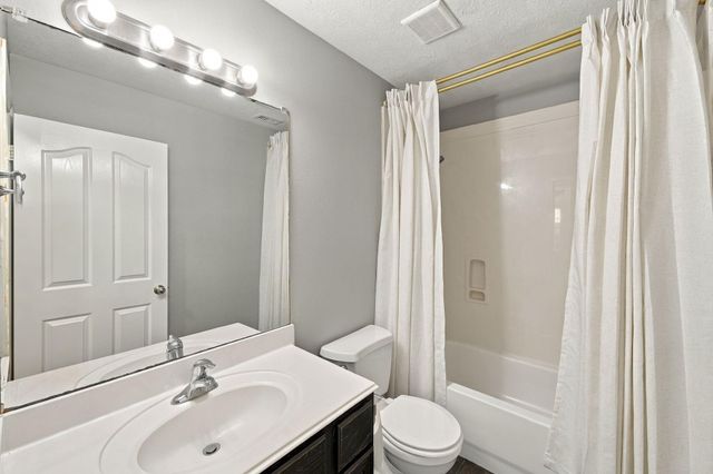 13911 Martinique Lane, Mont Belvieu, TX 77523