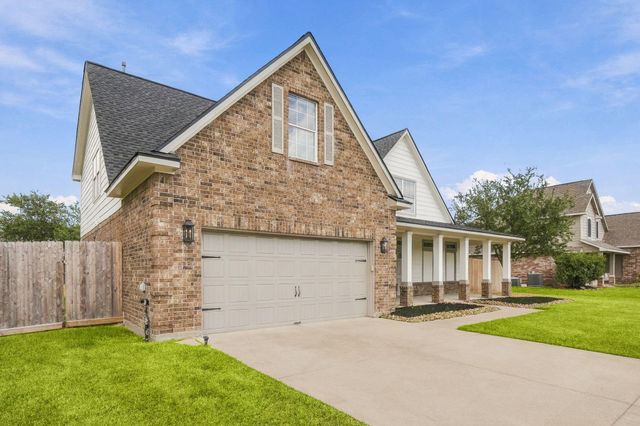 13911 Martinique Lane, Mont Belvieu, TX 77523