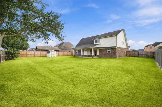 13911 Martinique Lane, Mont Belvieu, TX 77523
