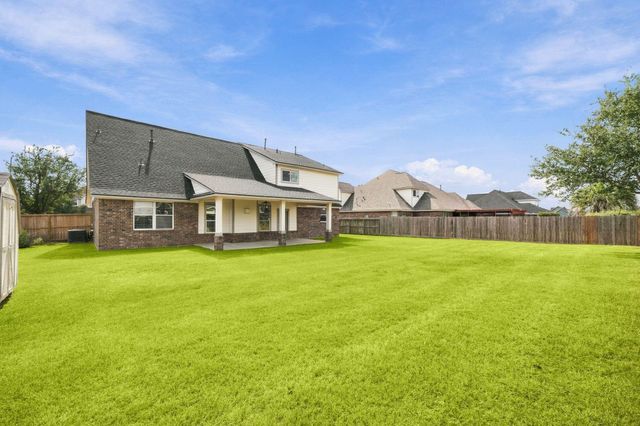 13911 Martinique Lane, Mont Belvieu, TX 77523