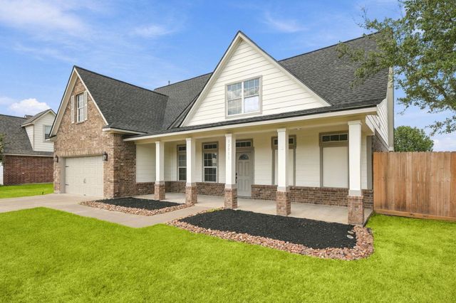 13911 Martinique Lane, Mont Belvieu, TX 77523