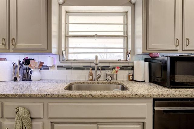 8605 Arlington Drive, Oklahoma City, OK 73132