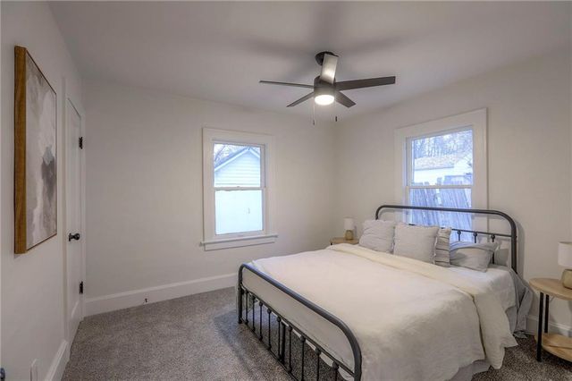 2434 S Sterling Avenue, Independence, MO 64052