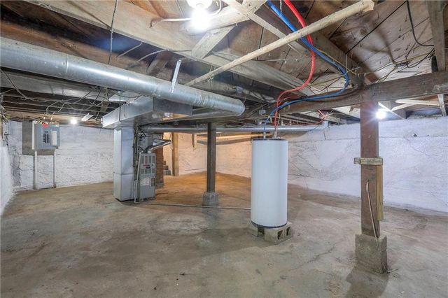 2434 S Sterling Avenue, Independence, MO 64052