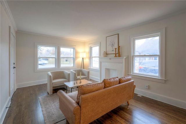 2434 S Sterling Avenue, Independence, MO 64052