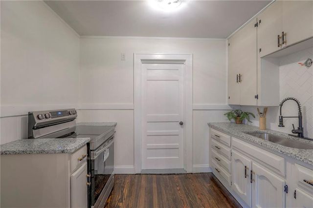 2434 S Sterling Avenue, Independence, MO 64052