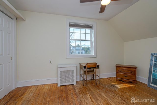 20 S 1st Street S, Fords, NJ 08863