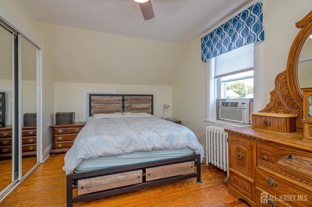 20 S 1st Street S, Fords, NJ 08863