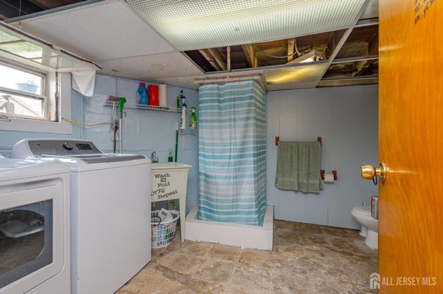 20 S 1st Street S, Fords, NJ 08863